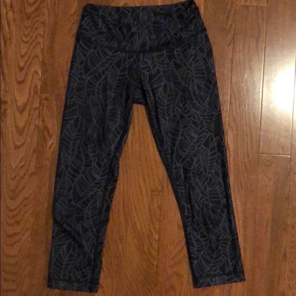 Blue/gray Wunder Under 1/2 leggings